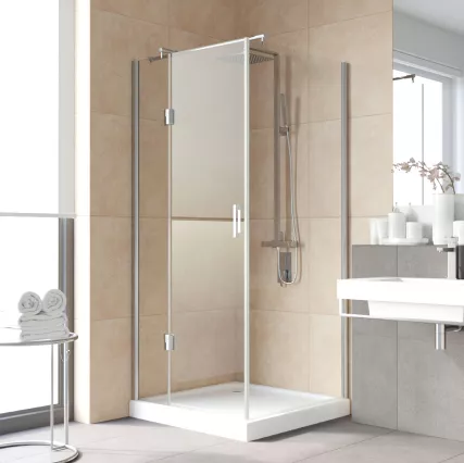 Угловые душевые ограждения с распашными дверями